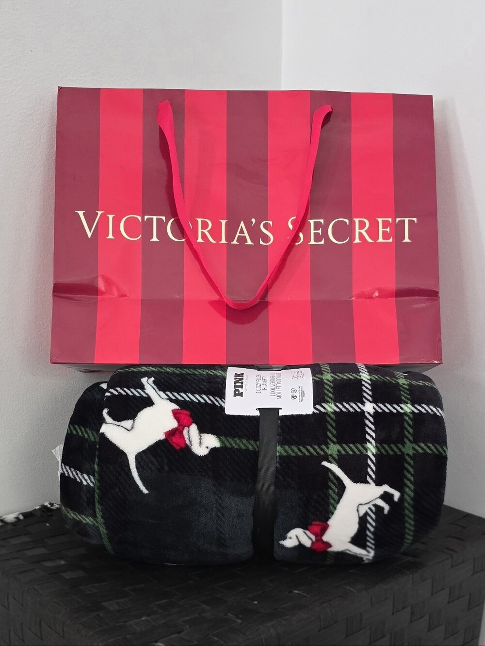 Pink Victoria Secret Holiday Plaid 50"×60" Ultra Soft Plush Throw Blanket + Bag